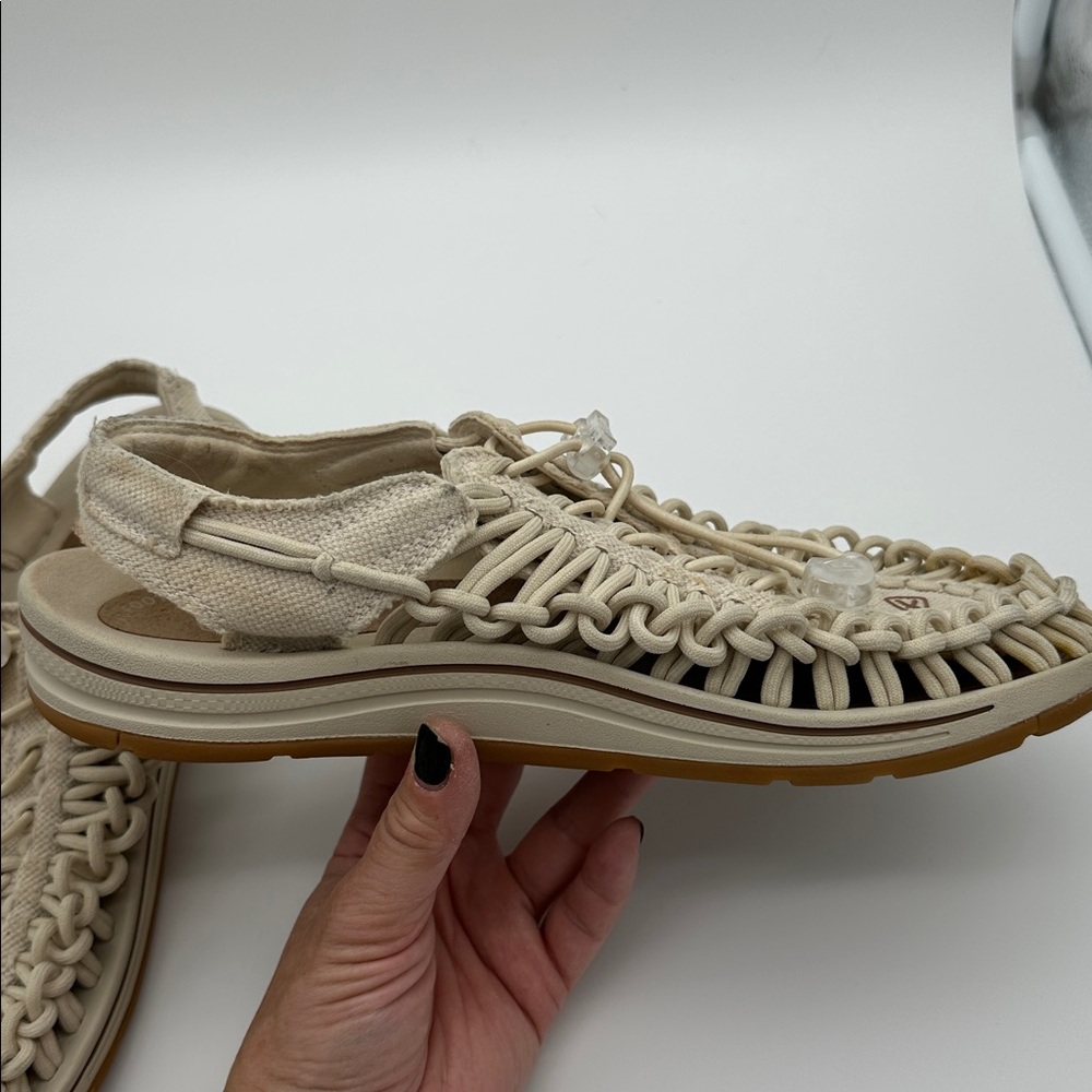 Keen Women’s UNEEK Sandal Water Shoes in Safari Size 9.5 Hike Outdoors Camping - Picture 9 of 16